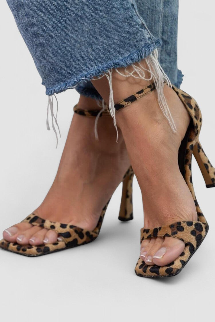 Atenea - Sandalias de tacón alto con estampado leopardo elegante