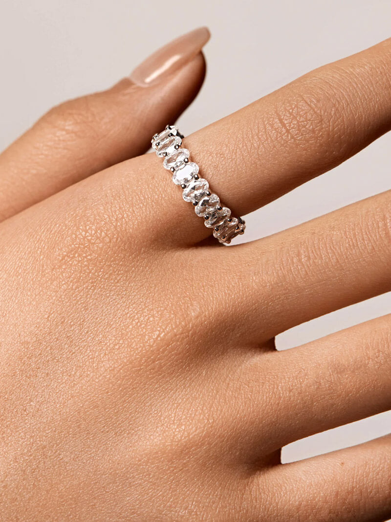 Atenea-Anillo de corte oval elegante con brillo