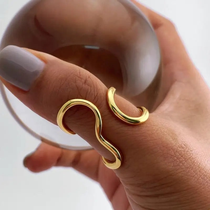 Atenea-Anillo Dorado de Acero Inoxidable con Baño PVD de Oro 18K