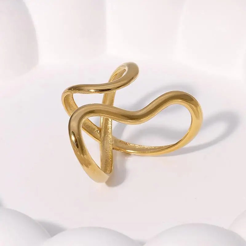 Atenea-Anillo Dorado de Acero Inoxidable con Baño PVD de Oro 18K