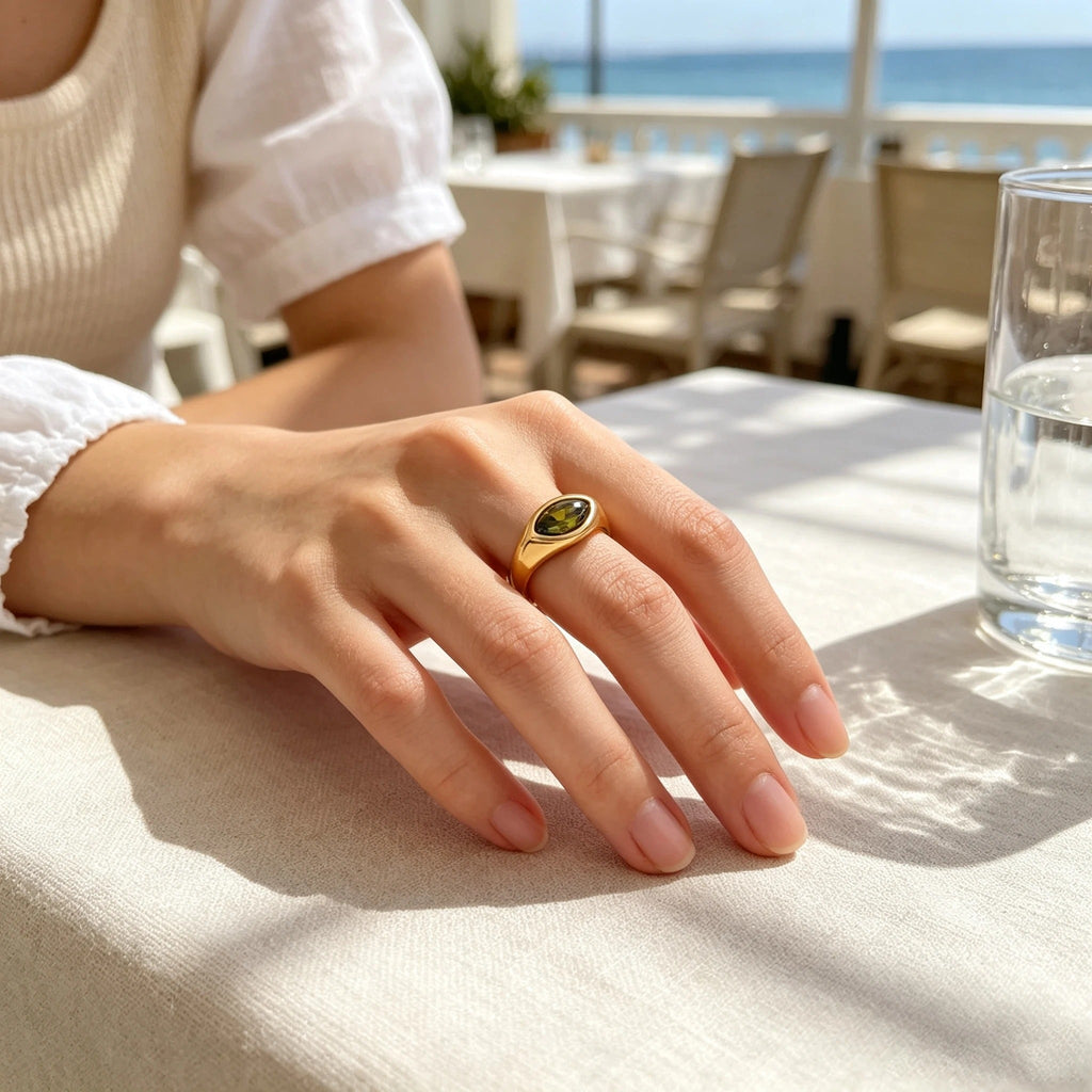 Atenea-Anillo Dorado con Circón Marquesa de Colores