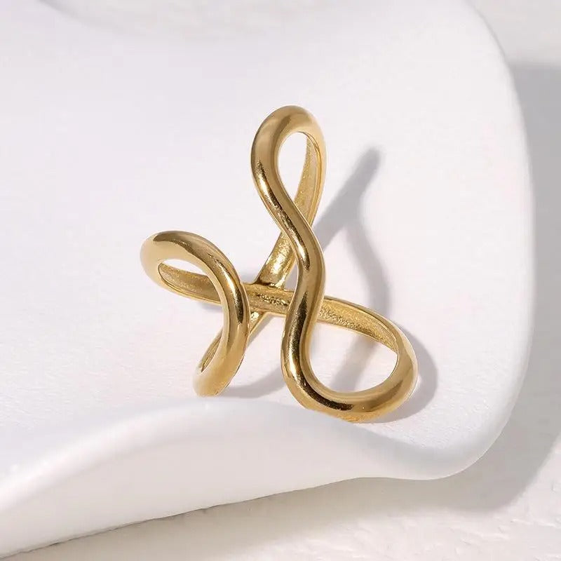 Atenea-Anillo Dorado de Acero Inoxidable con Baño PVD de Oro 18K