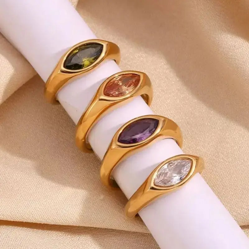 Atenea-Anillo Dorado con Circón Marquesa de Colores