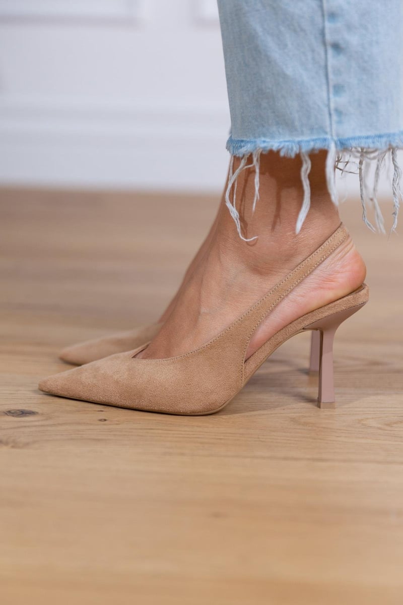 Atenea - Pumps slingback nude con tacón fino