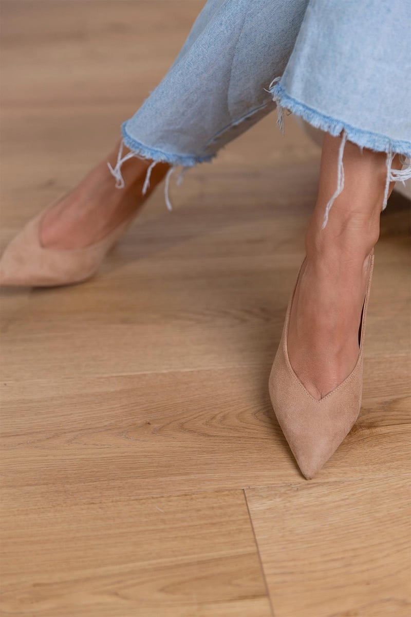 Atenea - Pumps slingback nude con tacón fino
