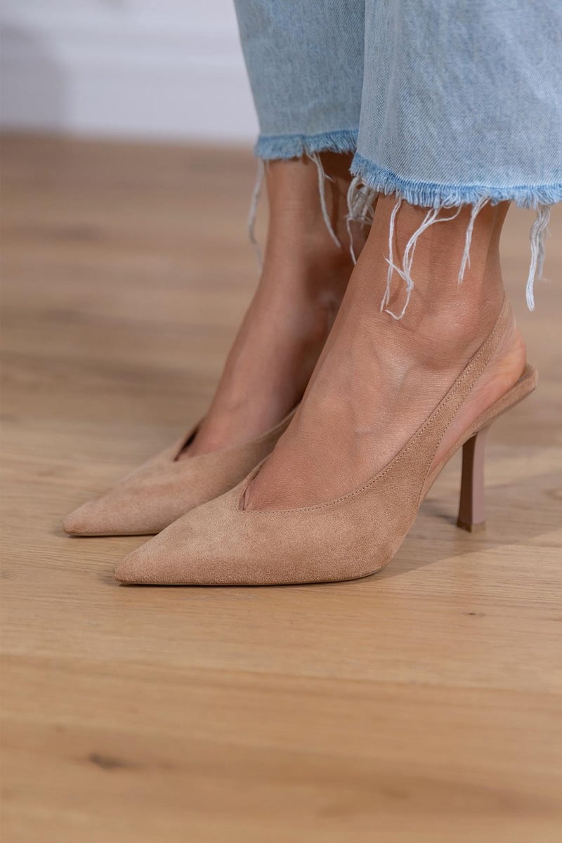 Atenea - Pumps slingback nude con tacón fino